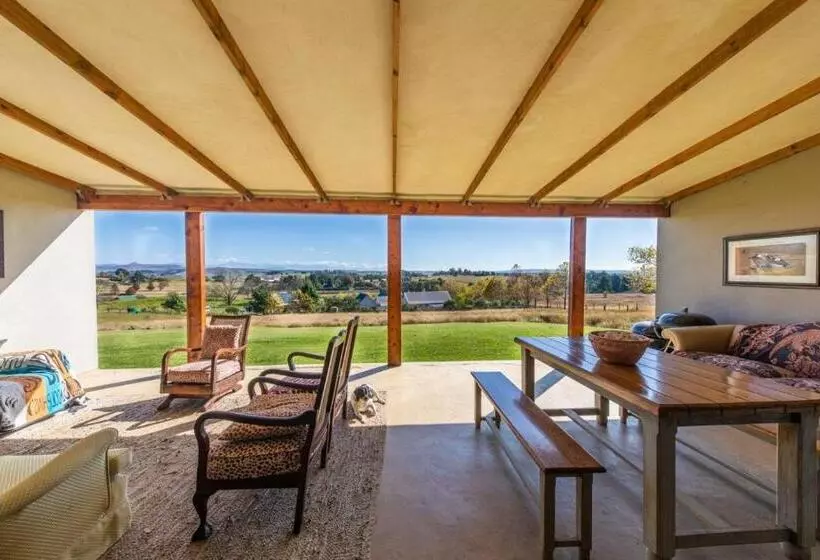 Majatalo Roscommon Guest House