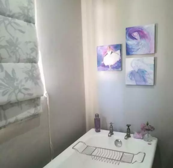 Majatalo Roscommon Guest House