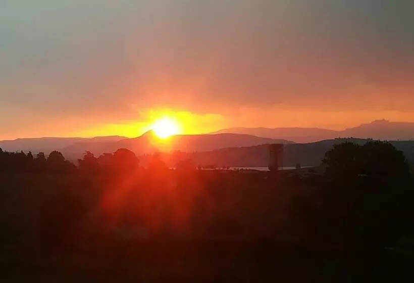 Majatalo Roscommon Guest House