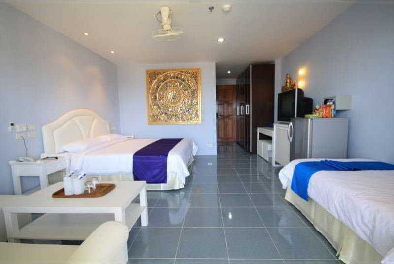 Chalong Beach Hotel & Spa