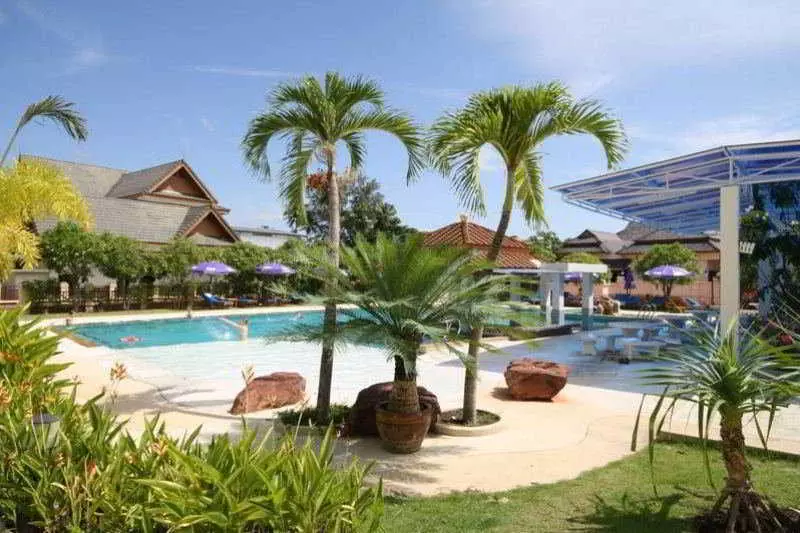 Chalong Beach Hotel & Spa