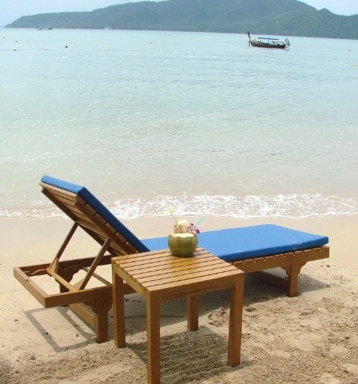 Chalong Beach Hotel & Spa