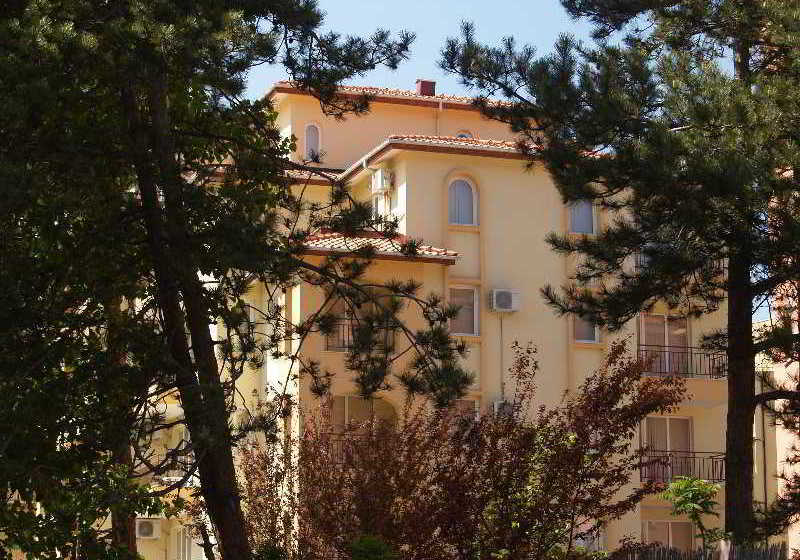 Corsica Aparment Complex