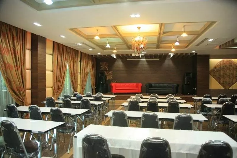 Aiyaree Place Hotel Sha Plus