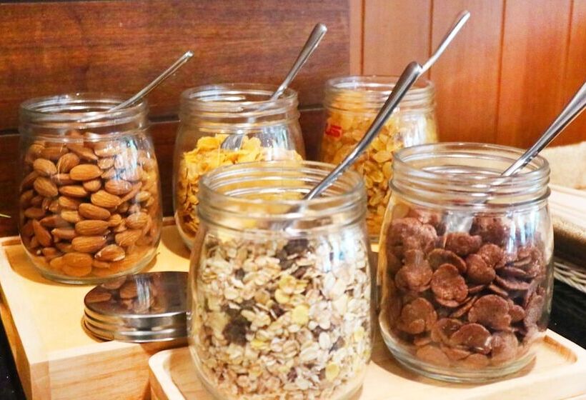 Aiyaree Place Hotel Sha Plus