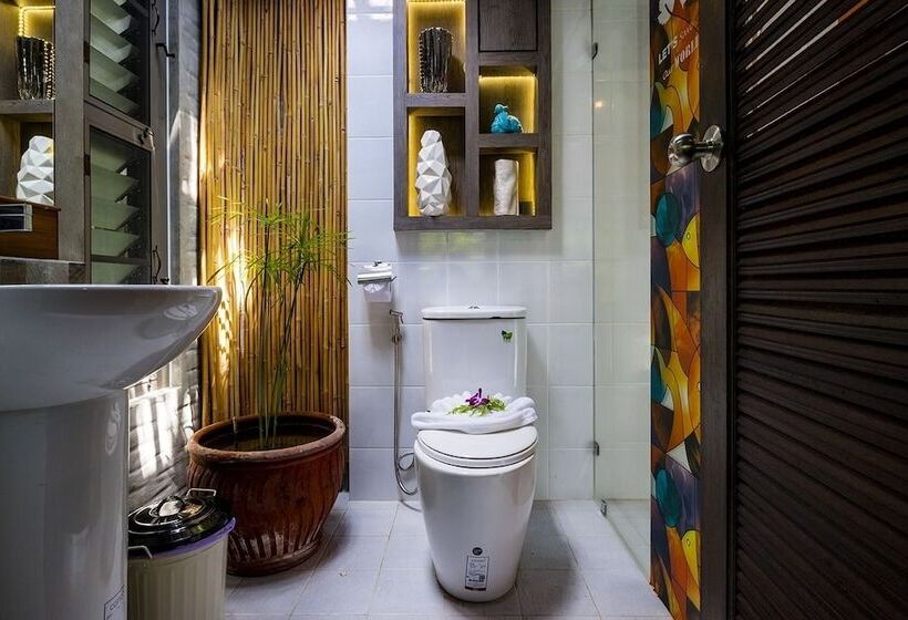 فندق Bangtao Beach Chalet Resort