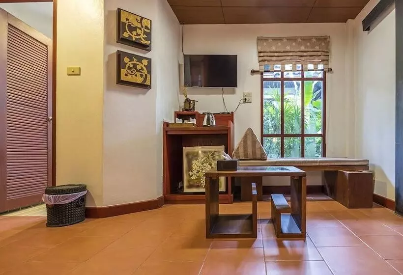 فندق Bangtao Beach Chalet Resort