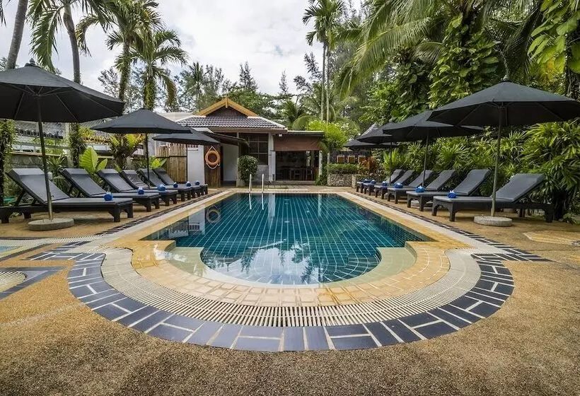 فندق Bangtao Beach Chalet Resort