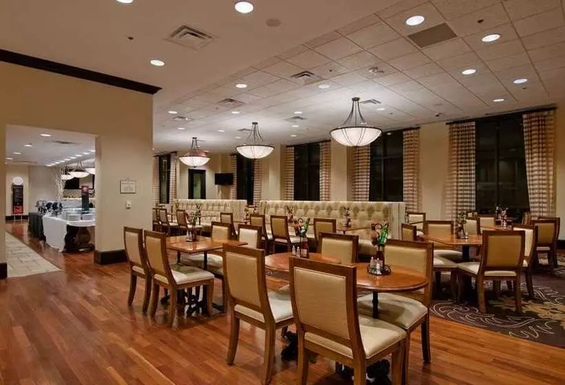 فندق Embassy Suites San Antonio Riverwalk Downtown