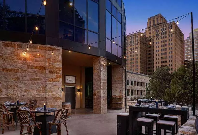 فندق Embassy Suites San Antonio Riverwalk Downtown