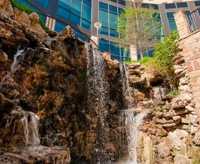 فندق Embassy Suites San Antonio Riverwalk Downtown
