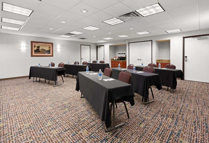 בית מלון כפרי Hampton Inn & Suites Burlington