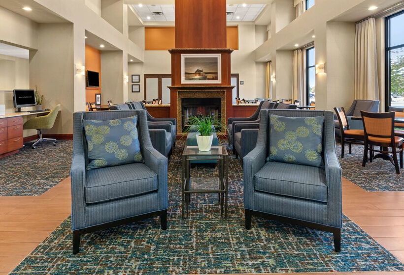 בית מלון כפרי Hampton Inn & Suites Burlington