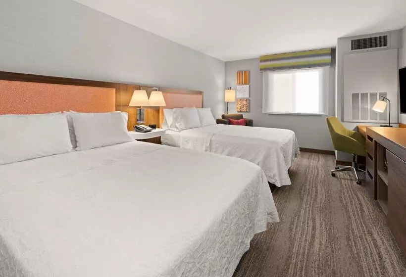 בית מלון כפרי Hampton Inn & Suites Burlington