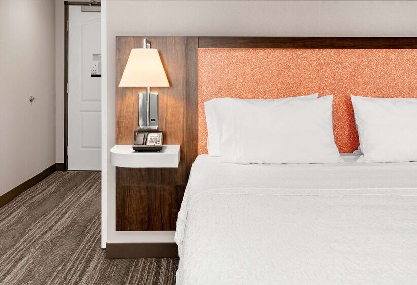 בית מלון כפרי Hampton Inn & Suites Burlington