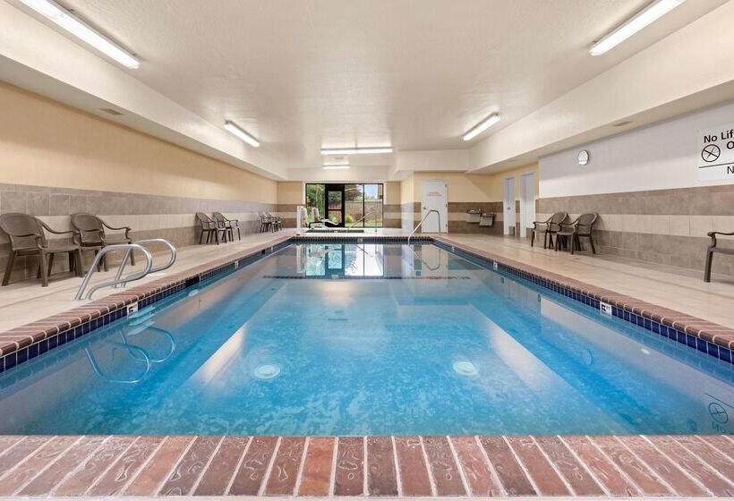 בית מלון כפרי Hampton Inn & Suites Burlington