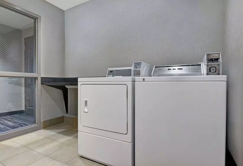 בית מלון כפרי Hampton Inn Bath