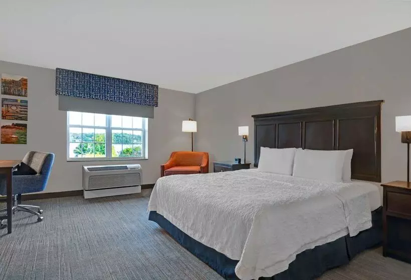 בית מלון כפרי Hampton Inn Bath