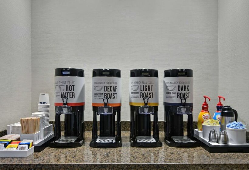 فندق Hampton Inn Bath