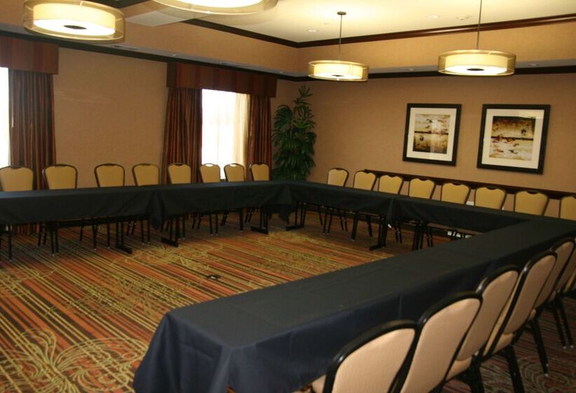 Отель Hampton Inn & Suites New Braunfels