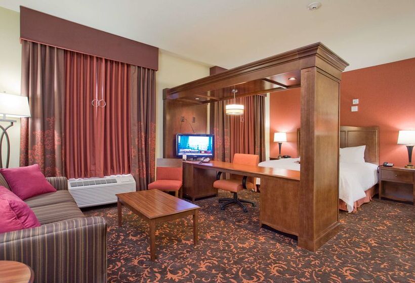 Отель Hampton Inn & Suites New Braunfels