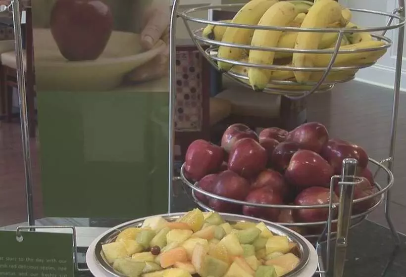 Отель Hampton Inn & Suites Sevierville @ Stadium Drive