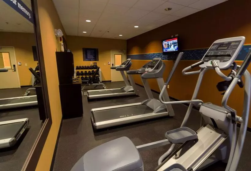 Отель Hampton Inn & Suites Sevierville @ Stadium Drive