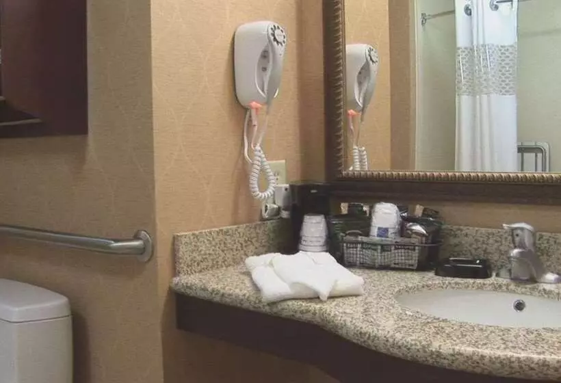 Отель Hampton Inn & Suites Sevierville @ Stadium Drive