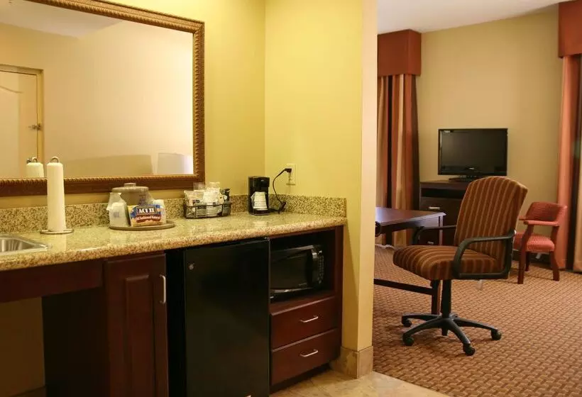 Отель Hampton Inn & Suites Sevierville @ Stadium Drive
