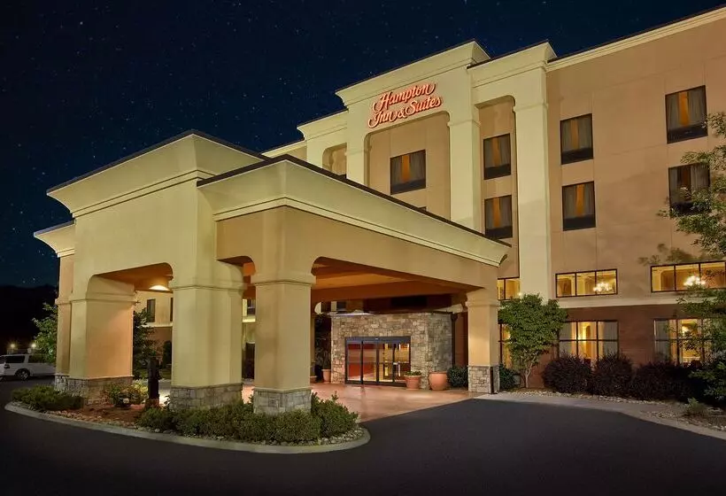 Отель Hampton Inn & Suites Sevierville @ Stadium Drive