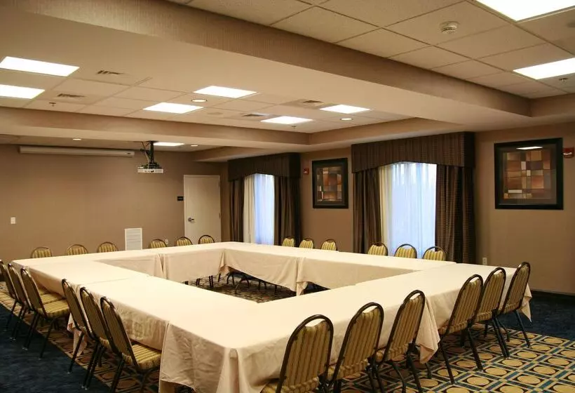 هتل Hampton Inn Topeka