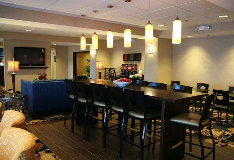 هتل Hampton Inn Topeka
