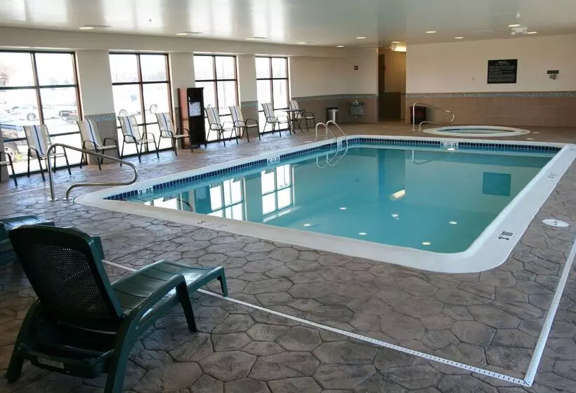 هتل Hampton Inn Topeka