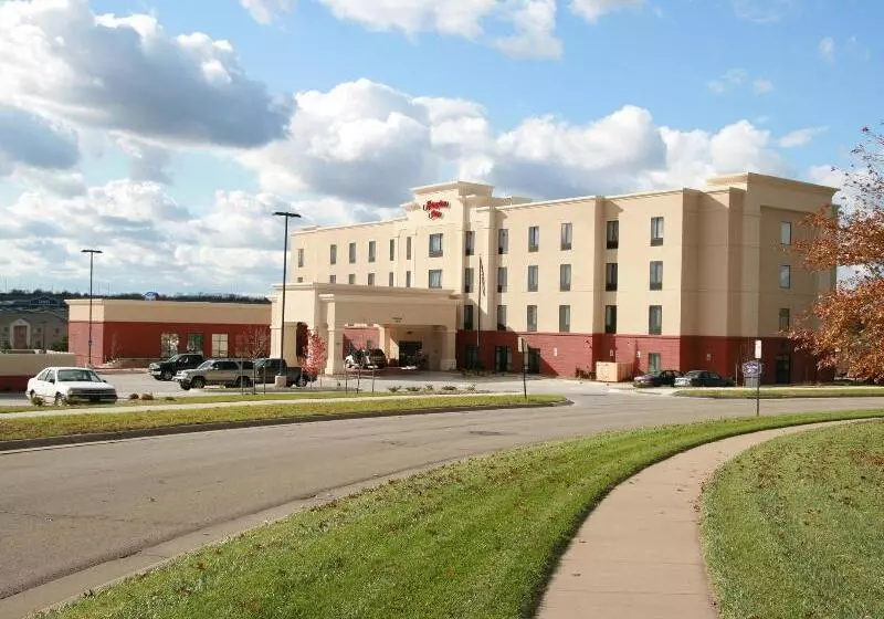 هتل Hampton Inn Topeka