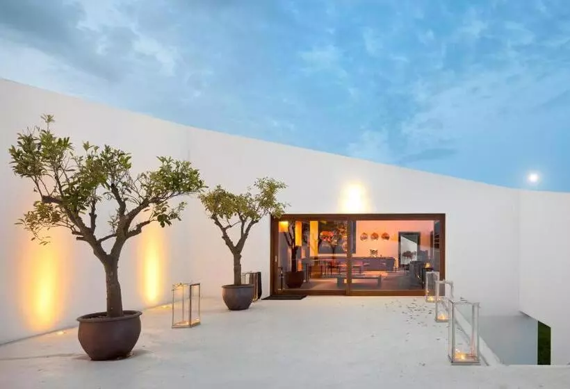 Отель L'and Vineyards