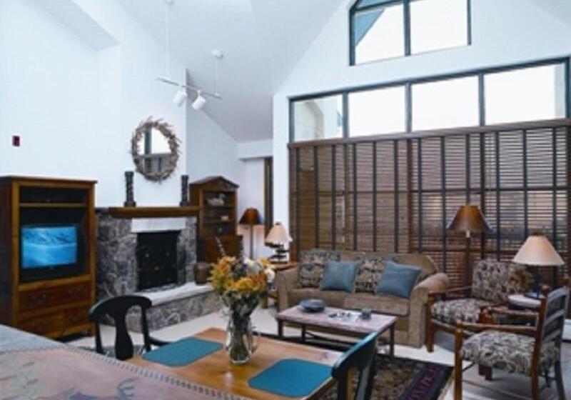 فندق Lodge At Brookside