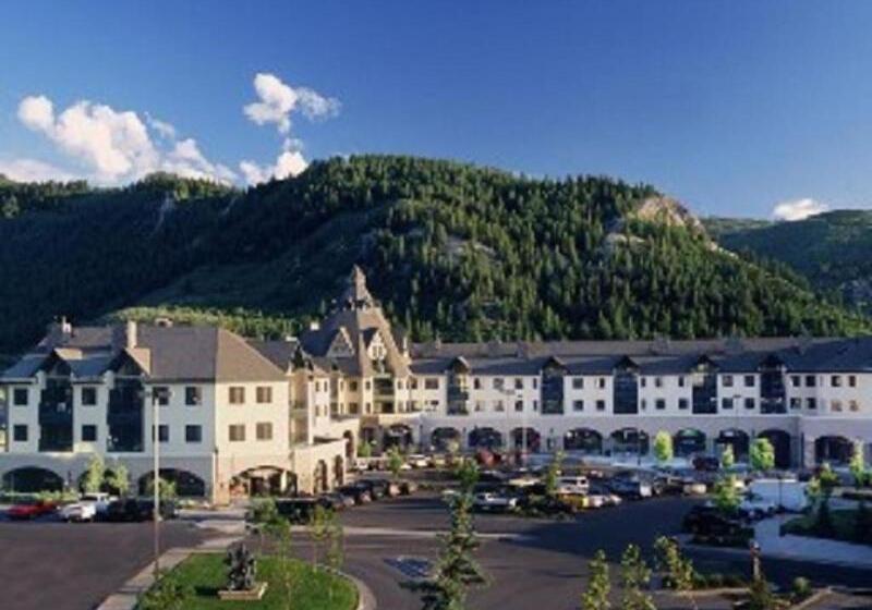 فندق Lodge At Brookside