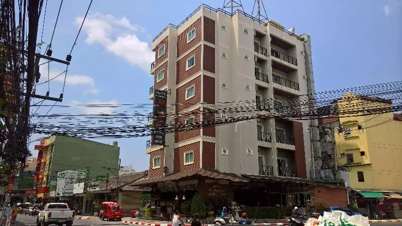 Pipikuku Hotel & Restaurant