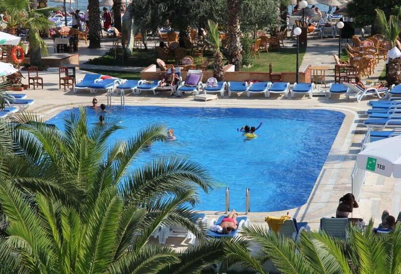 בית מלון כפרי Nagi Beach