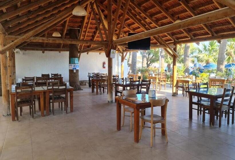 בית מלון כפרי Nagi Beach