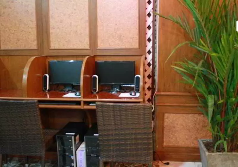 酒店 NNC Patong Inn