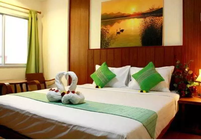 酒店 NNC Patong Inn