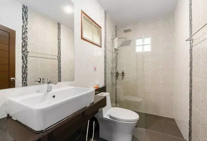 בית מלון כפרי Promtsuk Buri