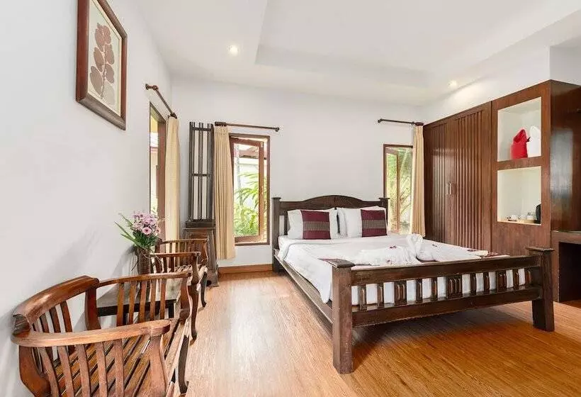 בית מלון כפרי Promtsuk Buri