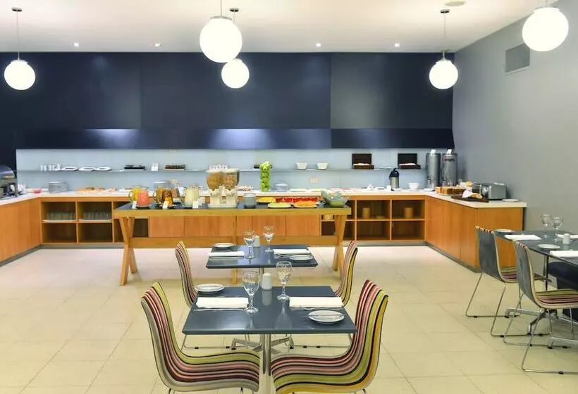 ホテル Rochester M