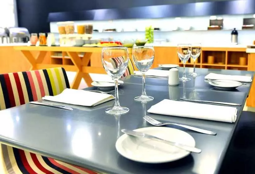 ホテル Rochester M