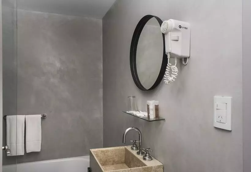 ホテル Rochester M