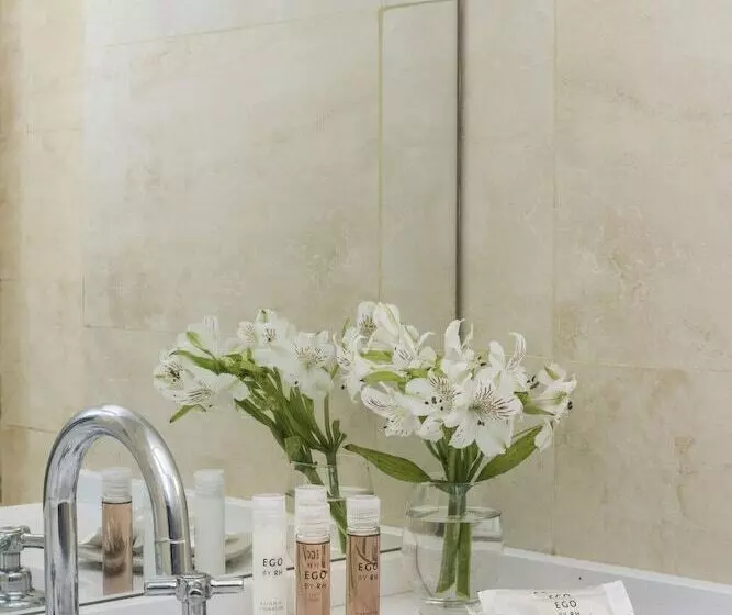 ホテル Rochester M