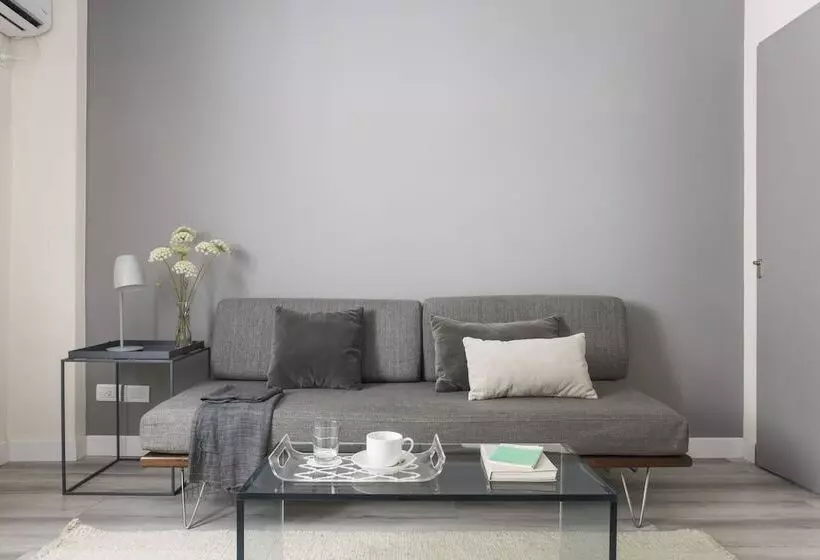 ホテル Rochester M