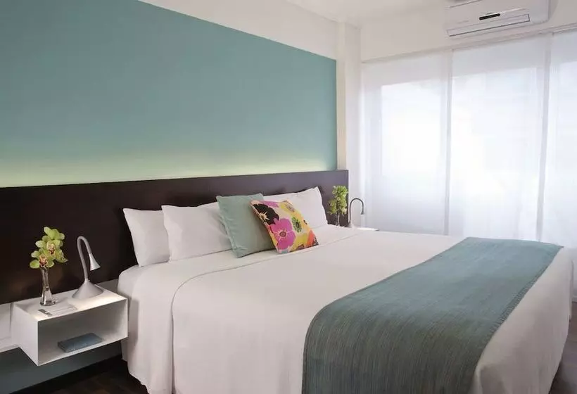 ホテル Rochester M